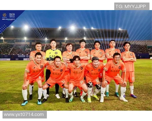 与香港足球明星朋友共唱梦想之歌的美好时刻