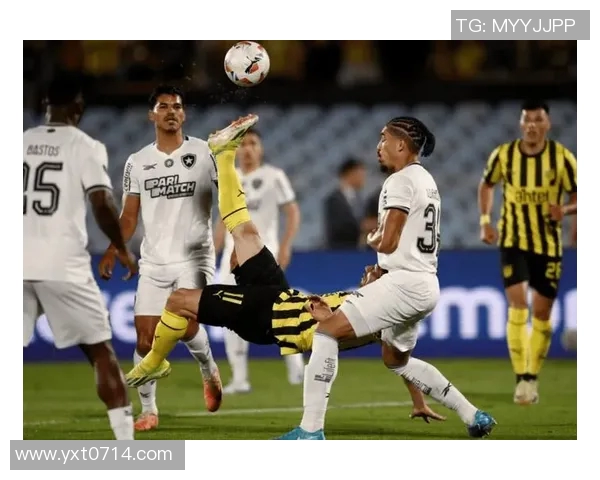 克鲁塞罗与巴竞技激战正酣谁将赢得这场巴西足球巅峰对决 克鲁塞罗与巴竞技激战正酣谁将赢得这场巴西足球巅峰对决