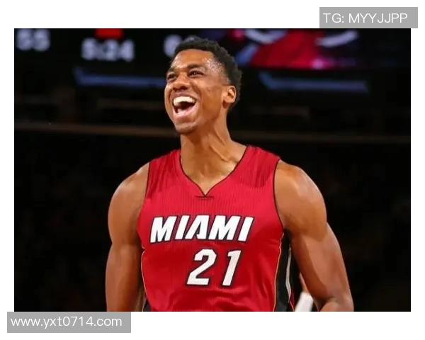 乔尔恩比德如何在NBA赛场上展现统治力与领导才能的精彩瞬间 乔尔恩比德如何在NBA赛场上展现统治力与领导才能的精彩瞬间